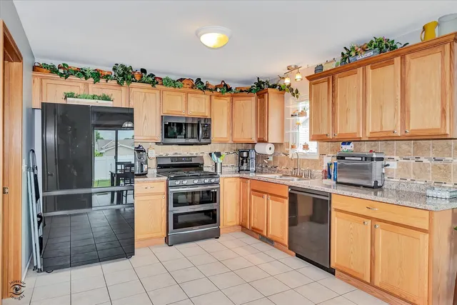 $299,900 | 1613 Stefanie Lane, Bourbonnais, IL 60914