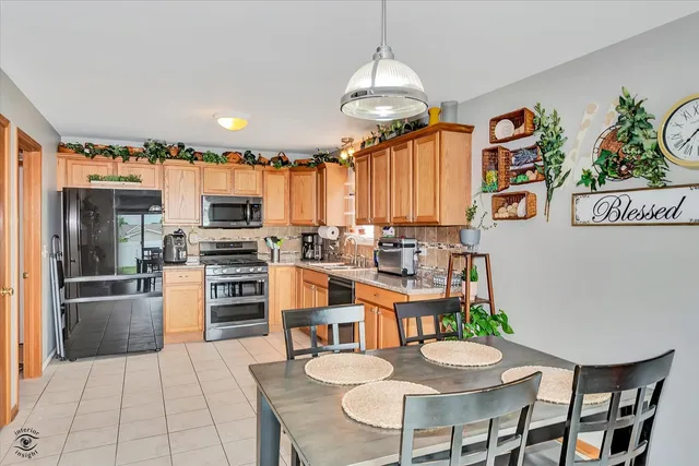 $299,900 | 1613 Stefanie Lane, Bourbonnais, IL 60914