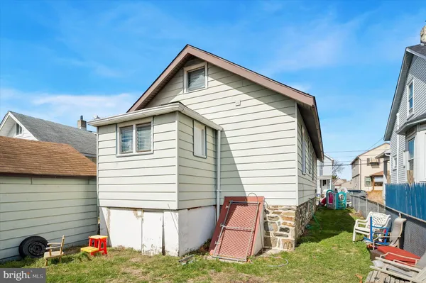 $195,000 | 106 3rd Avenue, Essington, PA 19029