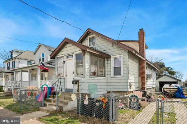 $195,000 | 106 3rd Avenue, Essington, PA 19029