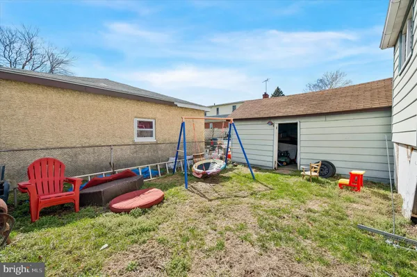 $195,000 | 106 3rd Avenue, Essington, PA 19029