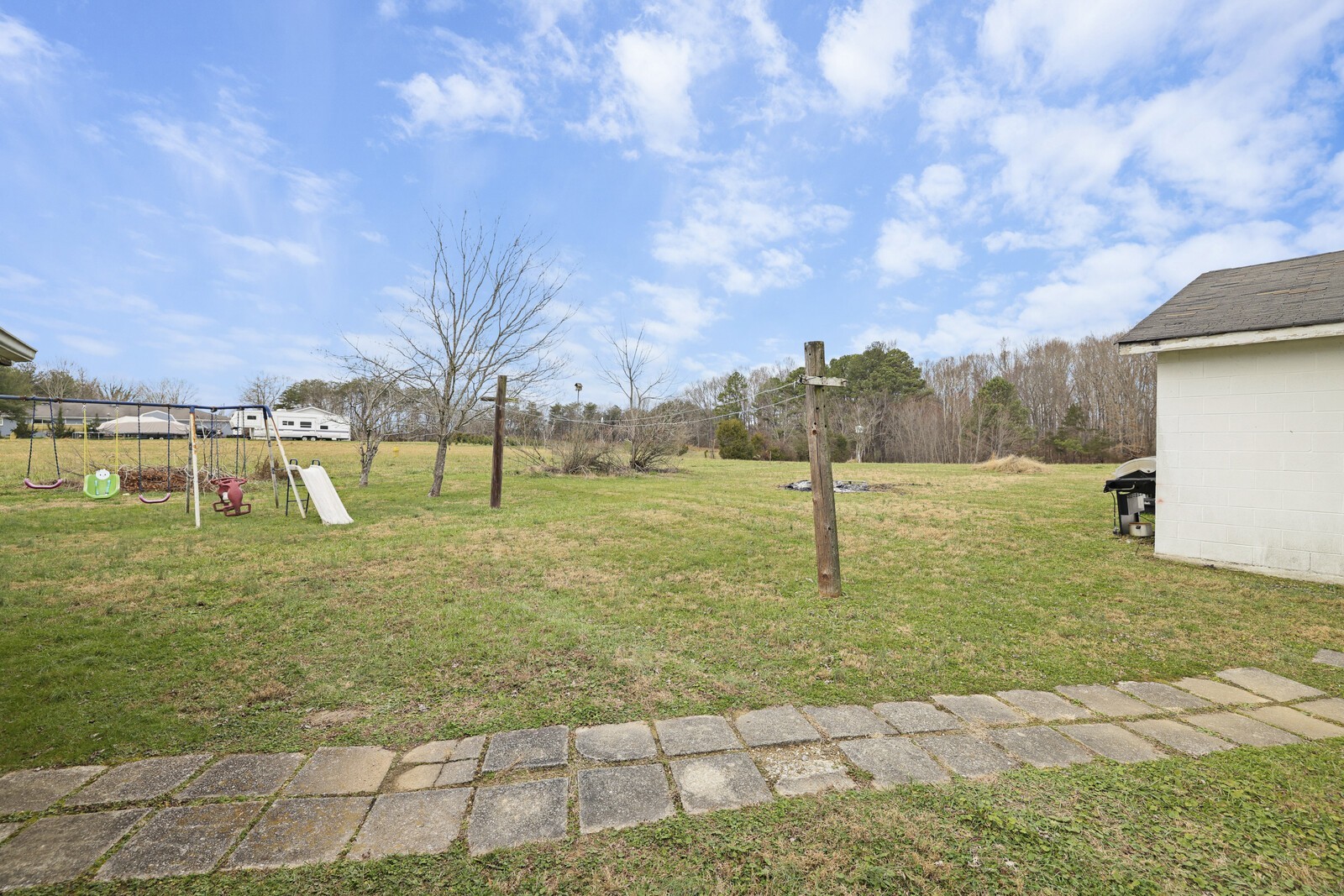 95 Pike Hill Road McMinnville, TN 37110 - Photo 20 of 42 a view of outdoor space with garden