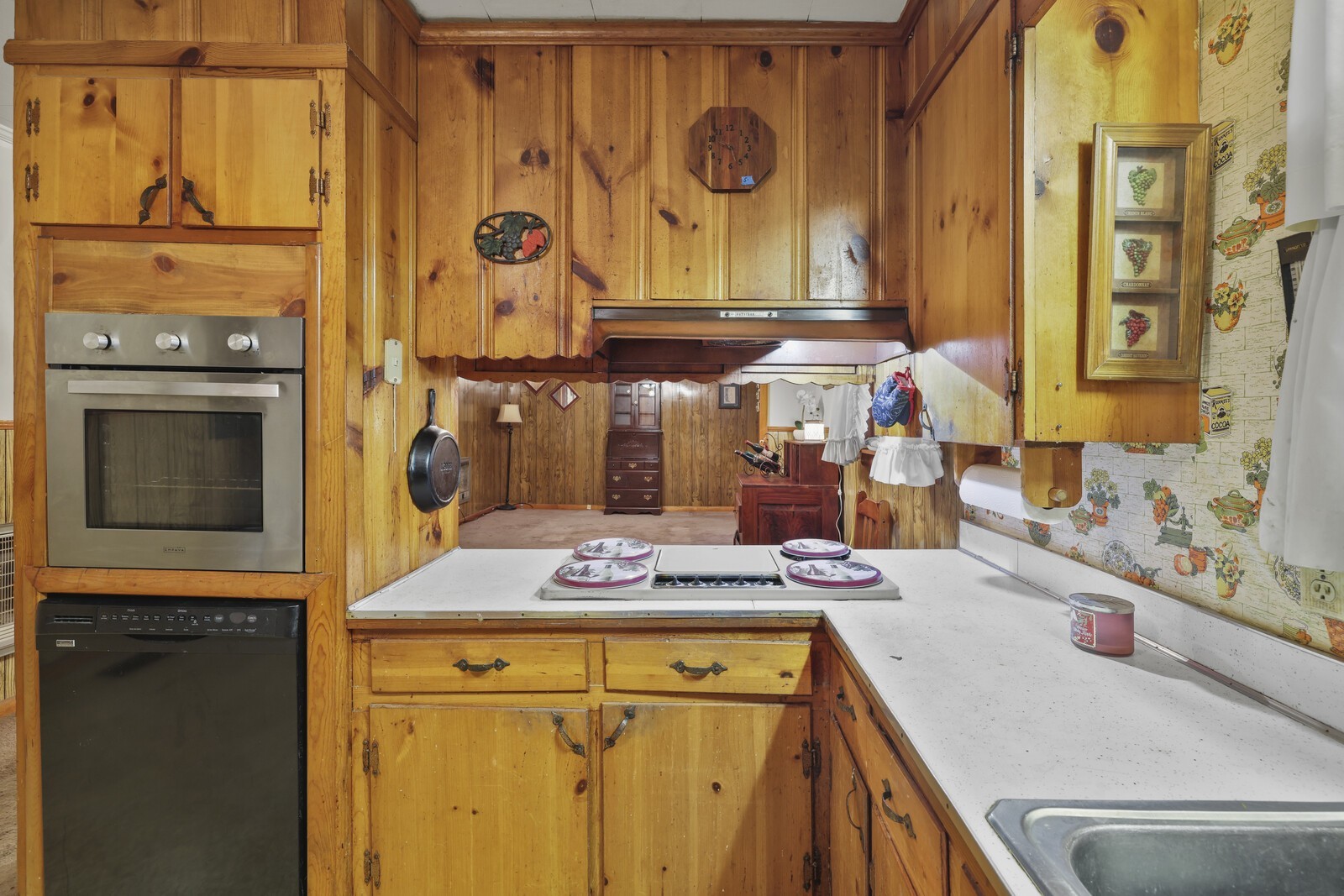95 Pike Hill Road McMinnville, TN 37110 - Photo 8 of 42 a bathroom with a sink and a mirror