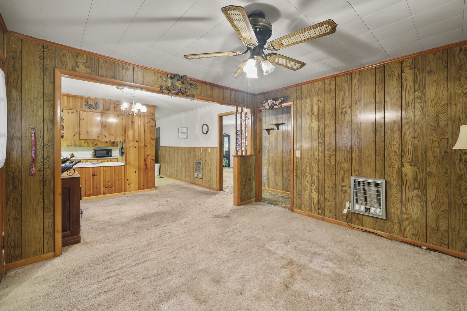 95 Pike Hill Road McMinnville, TN 37110 - Photo 10 of 42 a view of a hallway with a livingroom