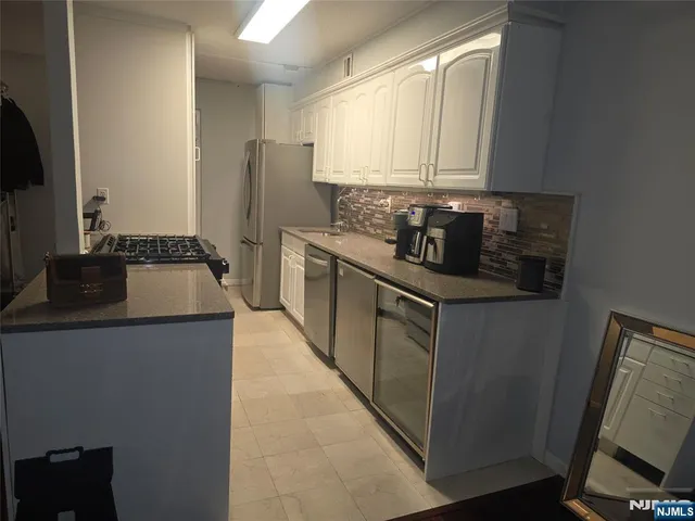 $299,000 | 150 Overlook Avenue, Unit 10H, Hackensack, NJ 07601