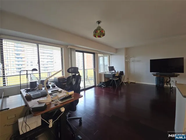 $299,000 | 150 Overlook Avenue, Unit 10H, Hackensack, NJ 07601