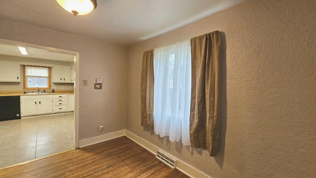 719 4th Street Graceville, MN 56240 - Photo 20 of 49