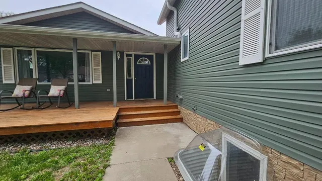 $149,900 | 719 4th Street, Graceville, MN 56240