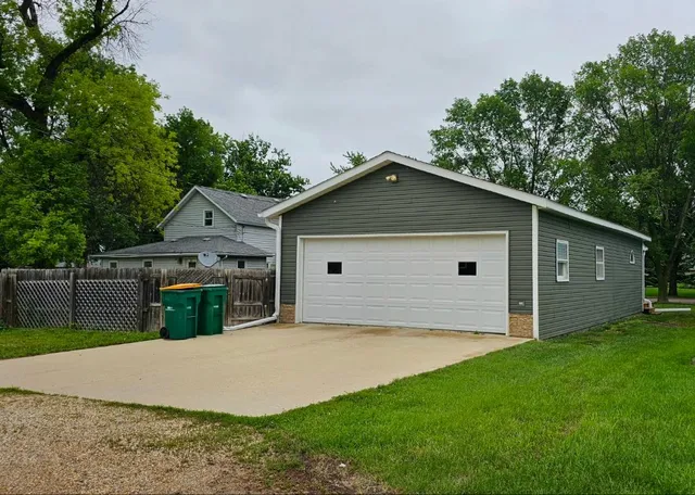 $149,900 | 719 4th Street, Graceville, MN 56240