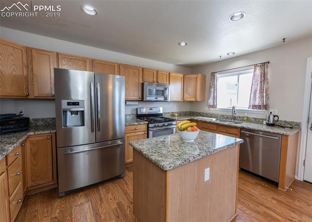 8587 Saddleman Road Peyton, CO 80831 - Photo 8 of 31 Stainless steel appliances