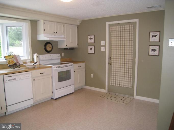 13830 Penn Shop Road Mount Airy, MD 21771 - Photo 10 of 21 Kitchen #2