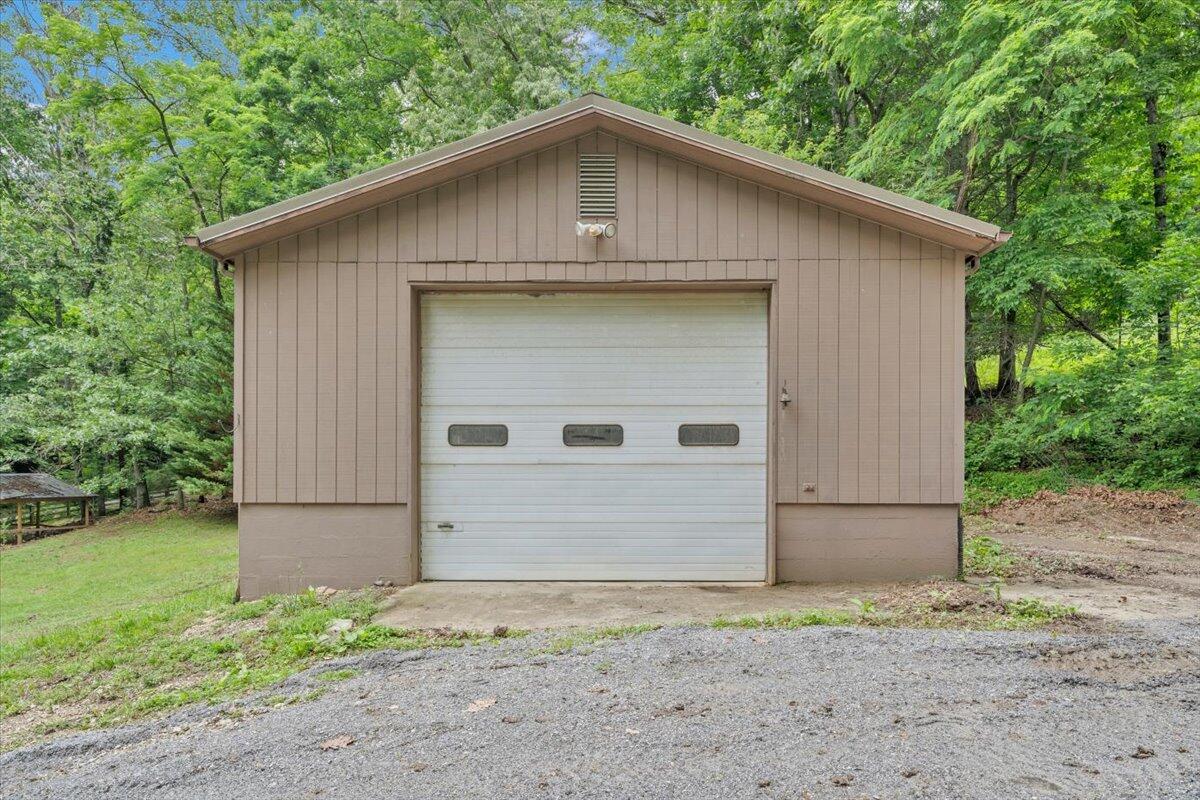 811 Arcadia Road Buchanan, VA 24066 - Photo 37 of 43 37-MIB08856-R5