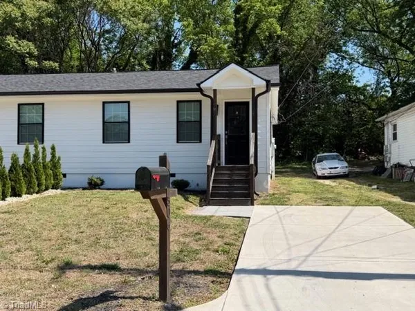 $1,200 | 506 Carroll Street, Reidsville, NC 27320