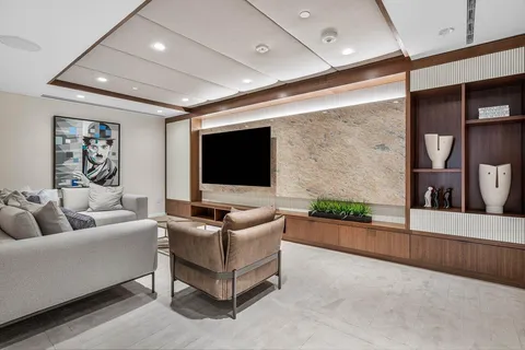 $3,795,000 | 200 Southeast Mizner Boulevard, Unit 707, Boca Raton, FL 33432