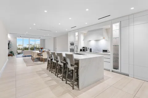 $3,795,000 | 200 Southeast Mizner Boulevard, Unit 707, Boca Raton, FL 33432