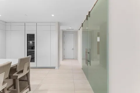 $3,795,000 | 200 Southeast Mizner Boulevard, Unit 707, Boca Raton, FL 33432