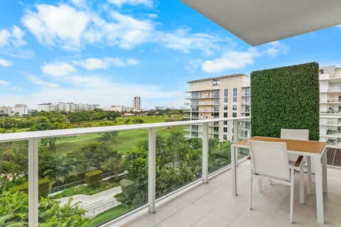 $3,795,000 | 200 Southeast Mizner Boulevard, Unit 707, Boca Raton, FL 33432