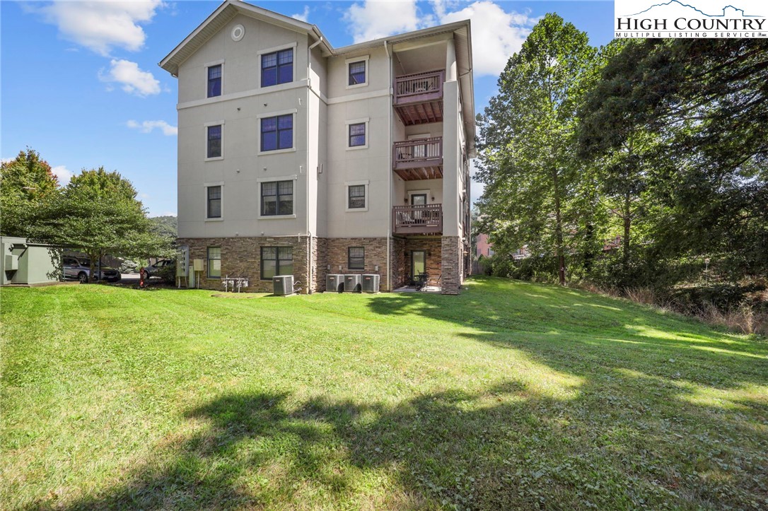 180 Gateway Drive, Unit 402 Boone, NC 28607 - Photo 1 of 35