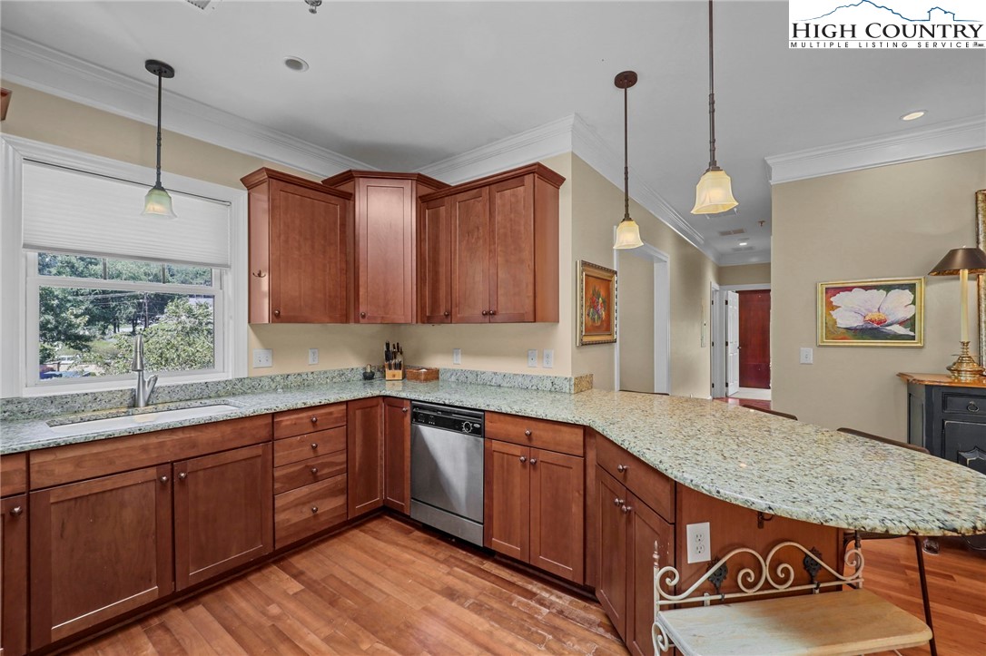 180 Gateway Drive, Unit 402 Boone, NC 28607 - Photo 12 of 35