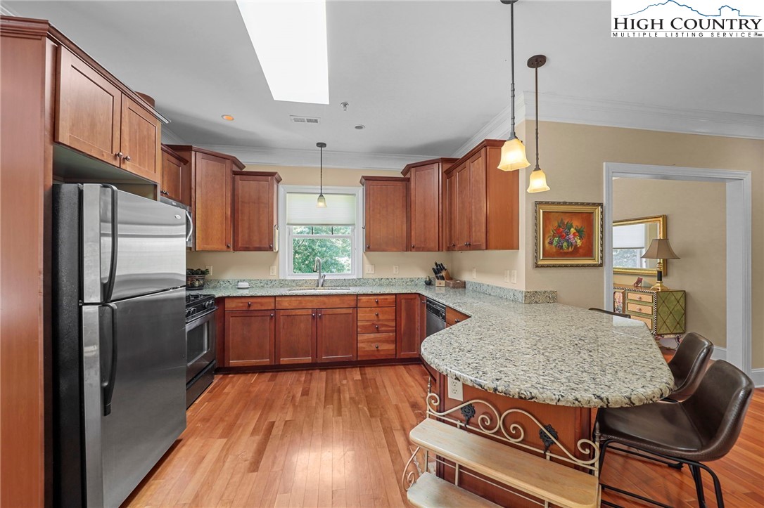 180 Gateway Drive, Unit 402 Boone, NC 28607 - Photo 10 of 35