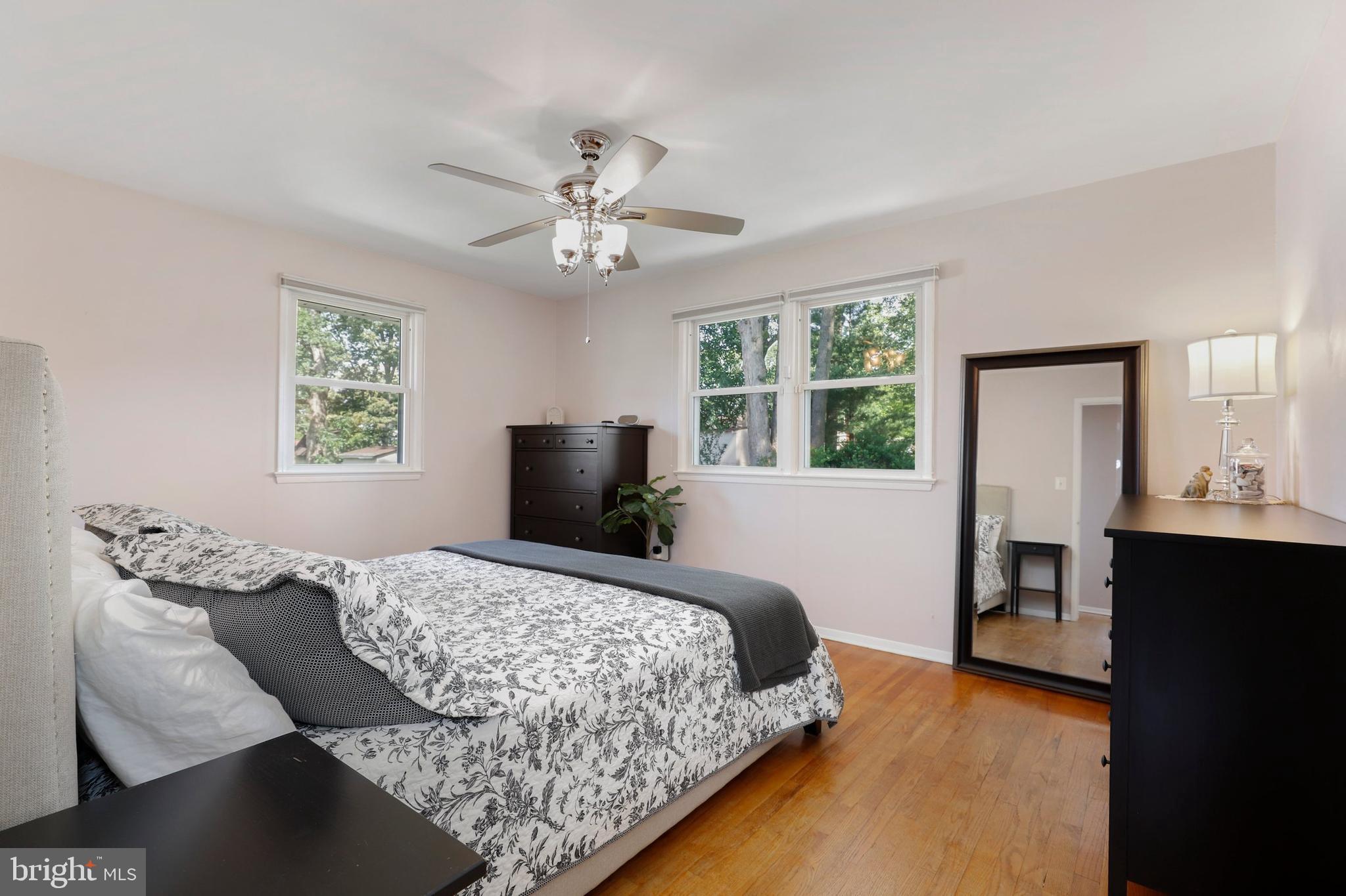 7418 Chatham Street Springfield, VA 22151 - Photo 7 of 33