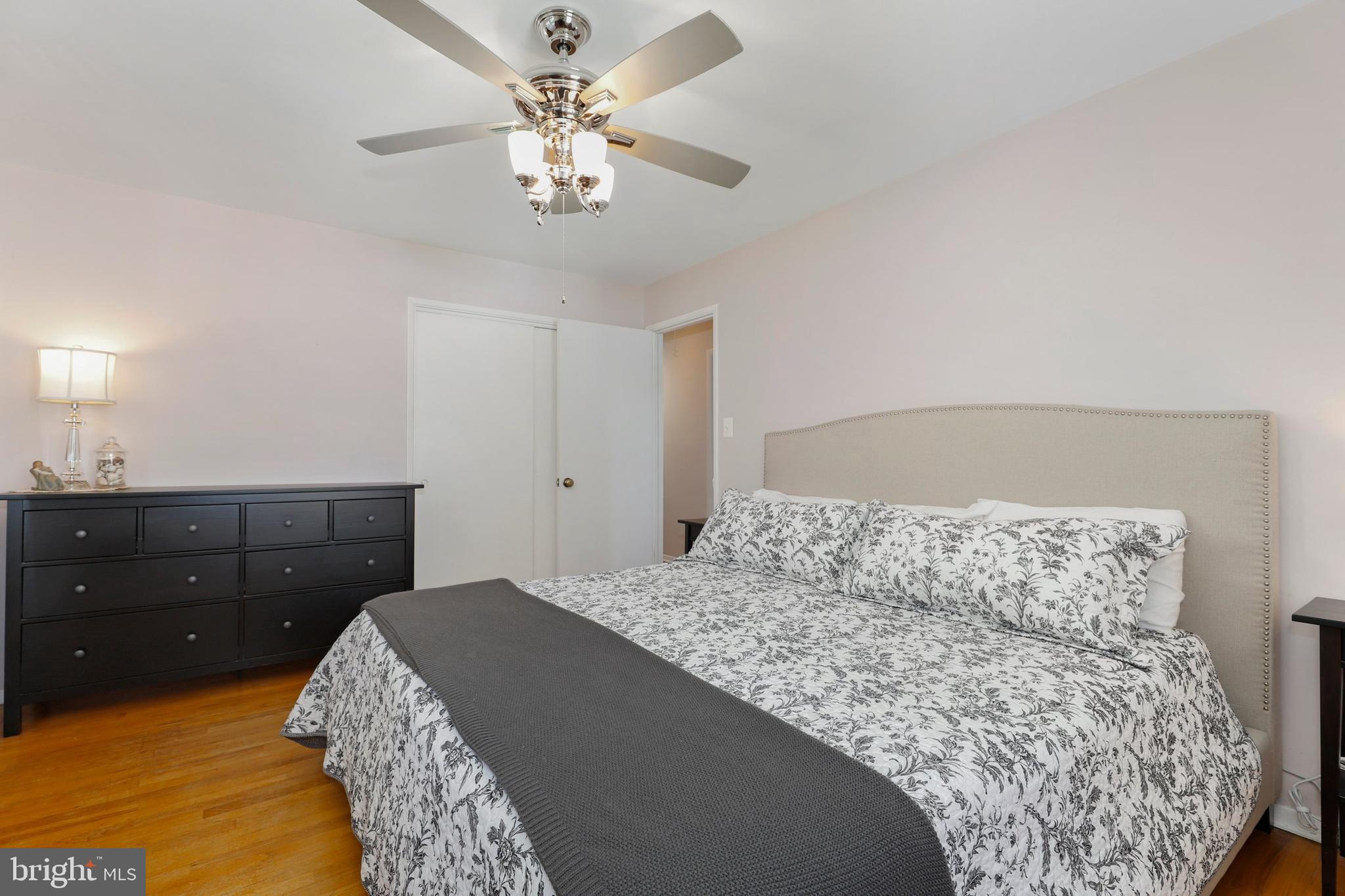 7418 Chatham Street Springfield, VA 22151 - Photo 9 of 33