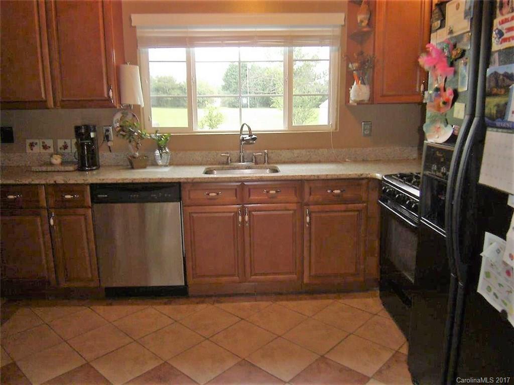 595 State Rd S-46-422 Clover, SC 29710 - Photo 4 of 14