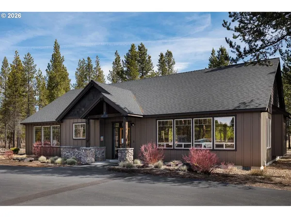 $425,000 | 51844 Hollinshead Place, La Pine, OR 97739