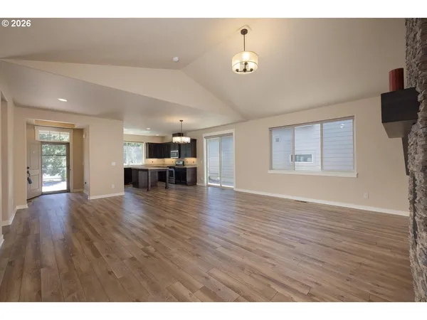 $425,000 | 51844 Hollinshead Place, La Pine, OR 97739