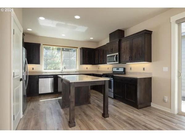 $425,000 | 51844 Hollinshead Place, La Pine, OR 97739