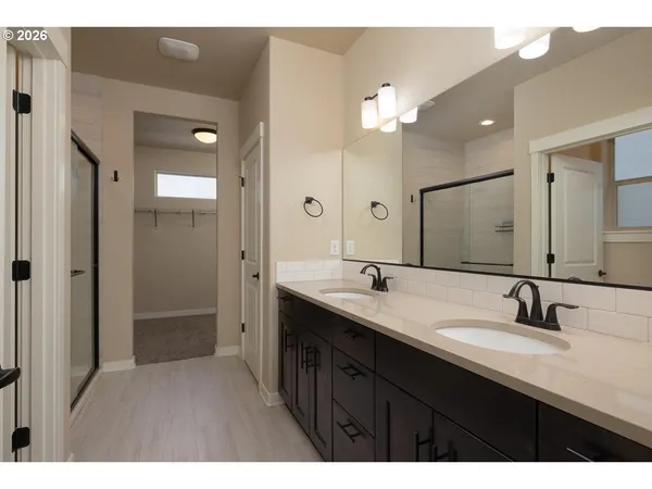 $425,000 | 51844 Hollinshead Place, La Pine, OR 97739