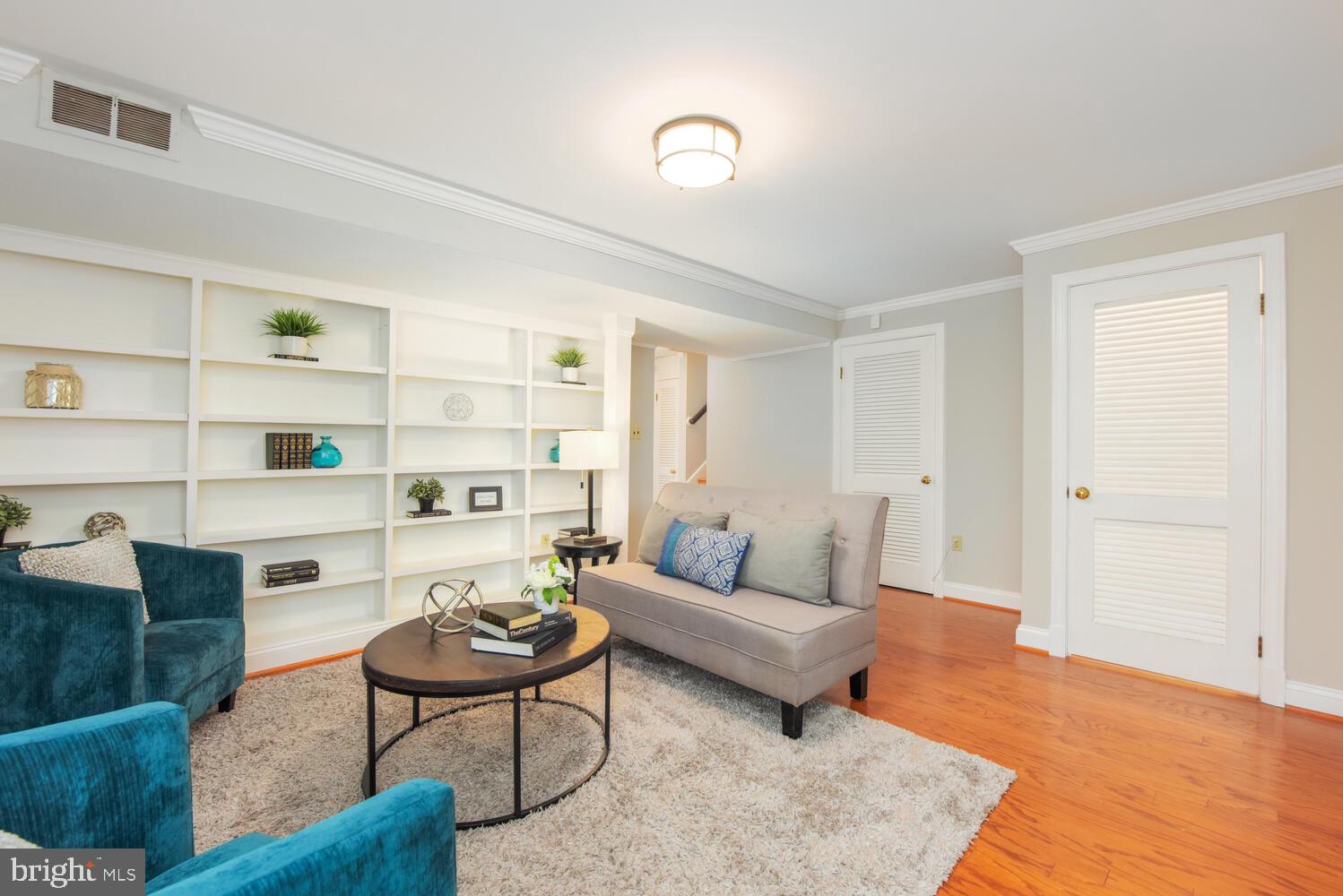 2305 Windsor Road Alexandria, VA 22307 - Photo 14 of 30 Family Room with built-ins