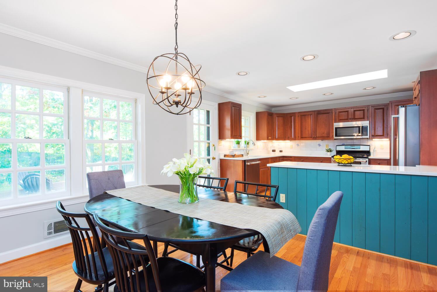 2305 Windsor Road Alexandria, VA 22307 - Photo 6 of 30 Dining Room