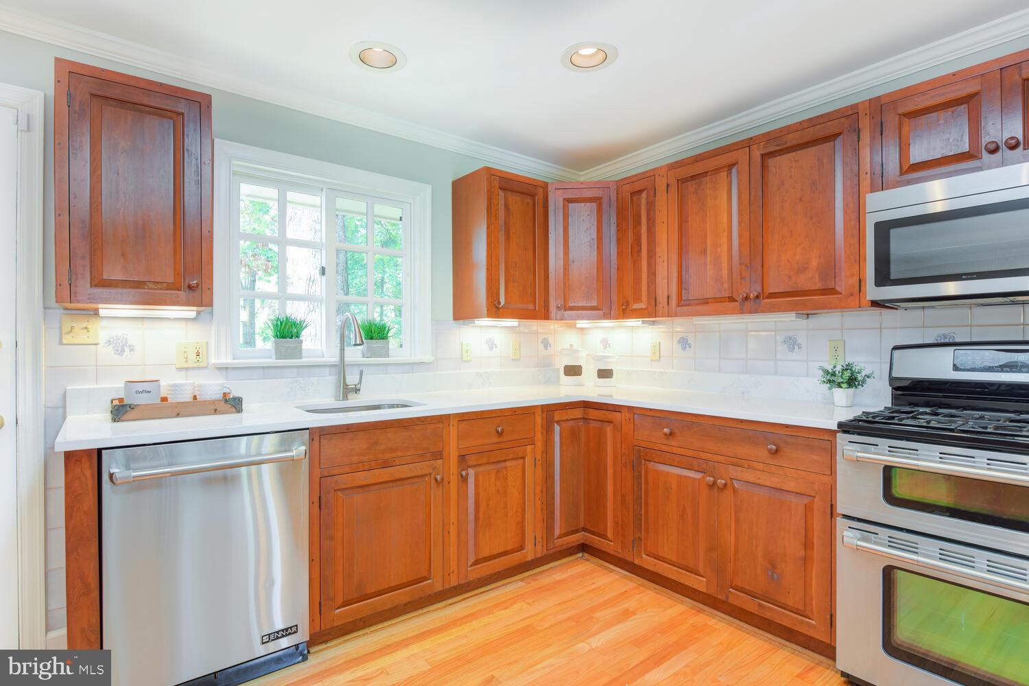 2305 Windsor Road Alexandria, VA 22307 - Photo 9 of 30 Updated kitchen