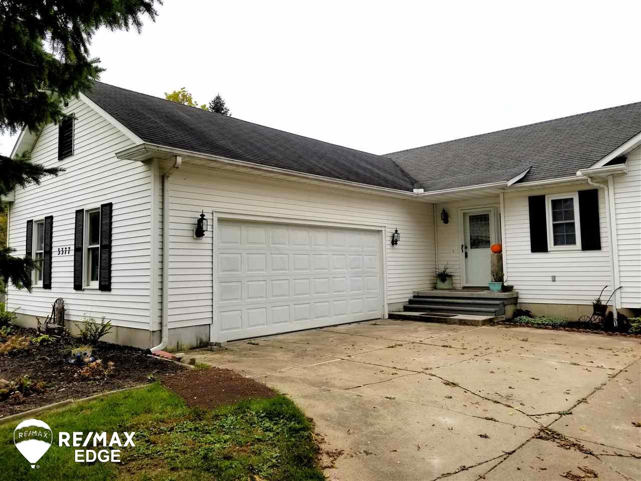 3377 North Oak Road Davison, MI 48423 - Photo 1 of 16