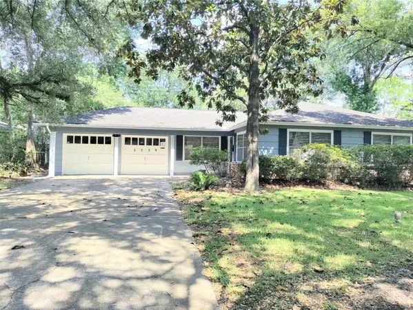 $2,450 | 5559 Aspen Street, Bellaire, TX 77401