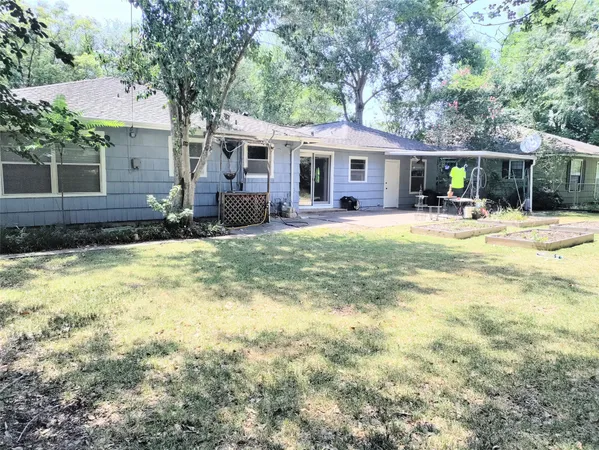 $2,450 | 5559 Aspen Street, Bellaire, TX 77401