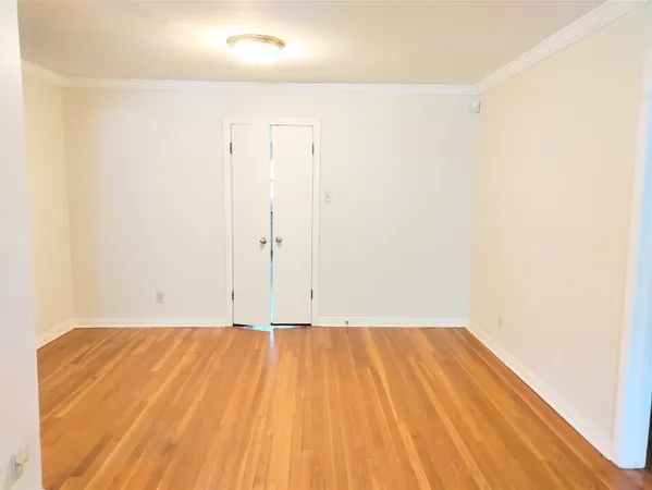 $2,450 | 5559 Aspen Street, Bellaire, TX 77401