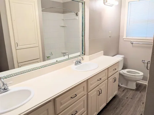 $2,450 | 5559 Aspen Street, Bellaire, TX 77401