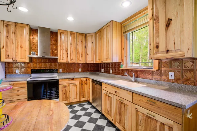 $299,900 | 388 Percy Road, Stark, NH 03582