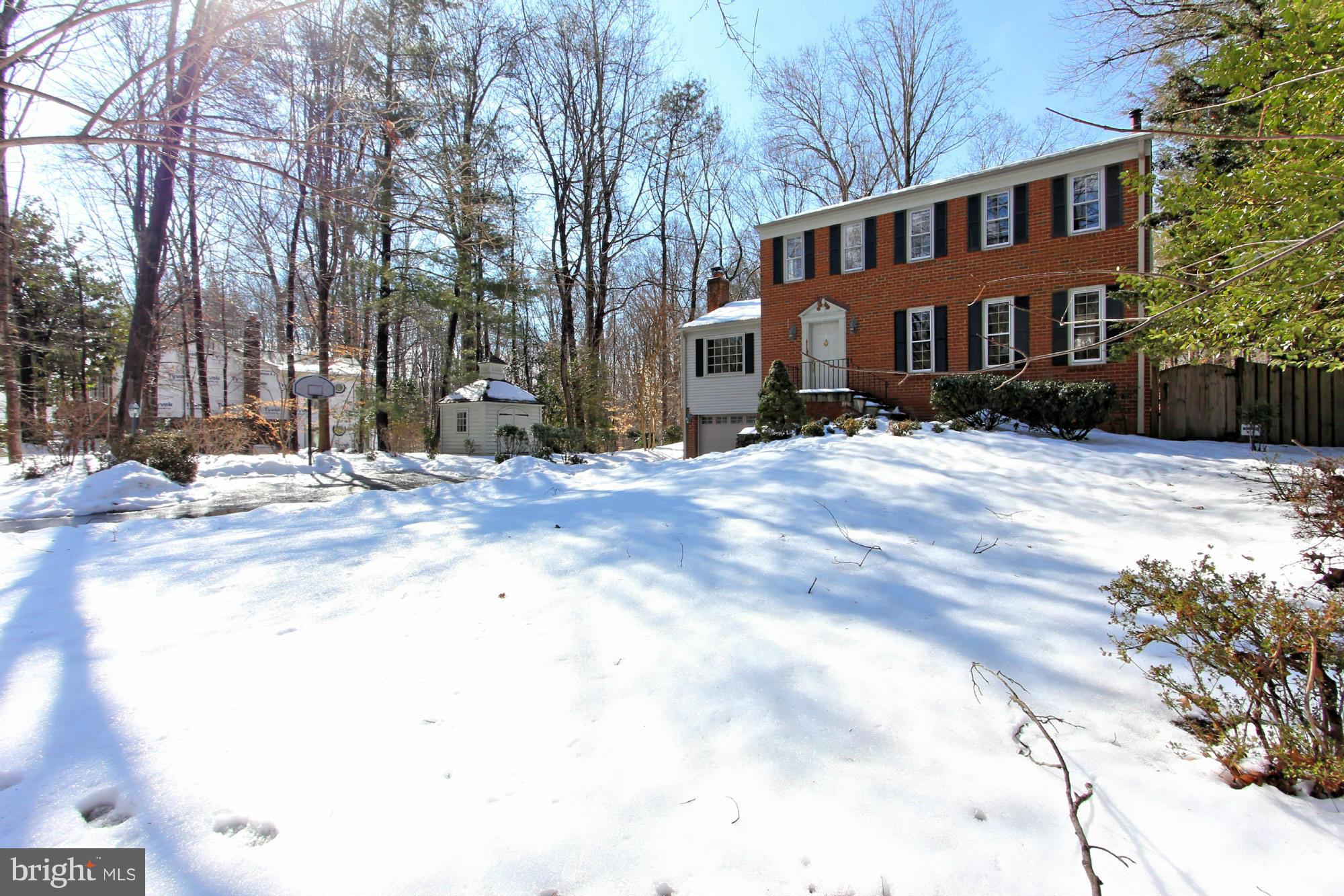10415 Adel Road Oakton, VA 22124 - Photo 24 of 30 Exterior (Front)