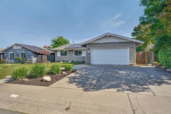 $455,000 | 6431 Madison Avenue, Carmichael, CA 95608