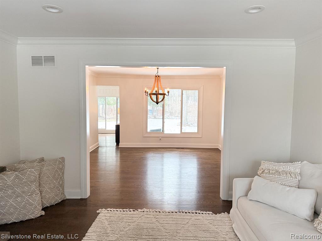 8085 Deerwood Road Clarkston, MI 48348 - Photo 17 of 44
