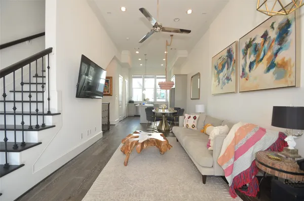 $2,550 | 8620 Emnora Lane, Houston, TX 77080