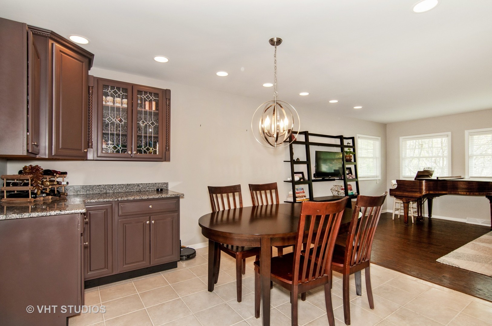 425 West Gartner Road Naperville, IL 60540 - Photo 7 of 26