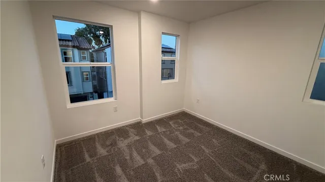 a view of empty room with window