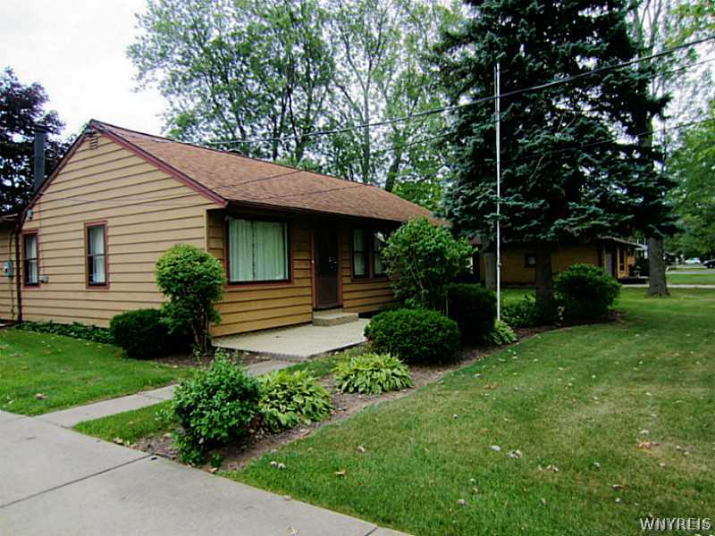 4601 Miller Road Niagara, NY 14304 - Photo 1 of 1 Exterior Front.