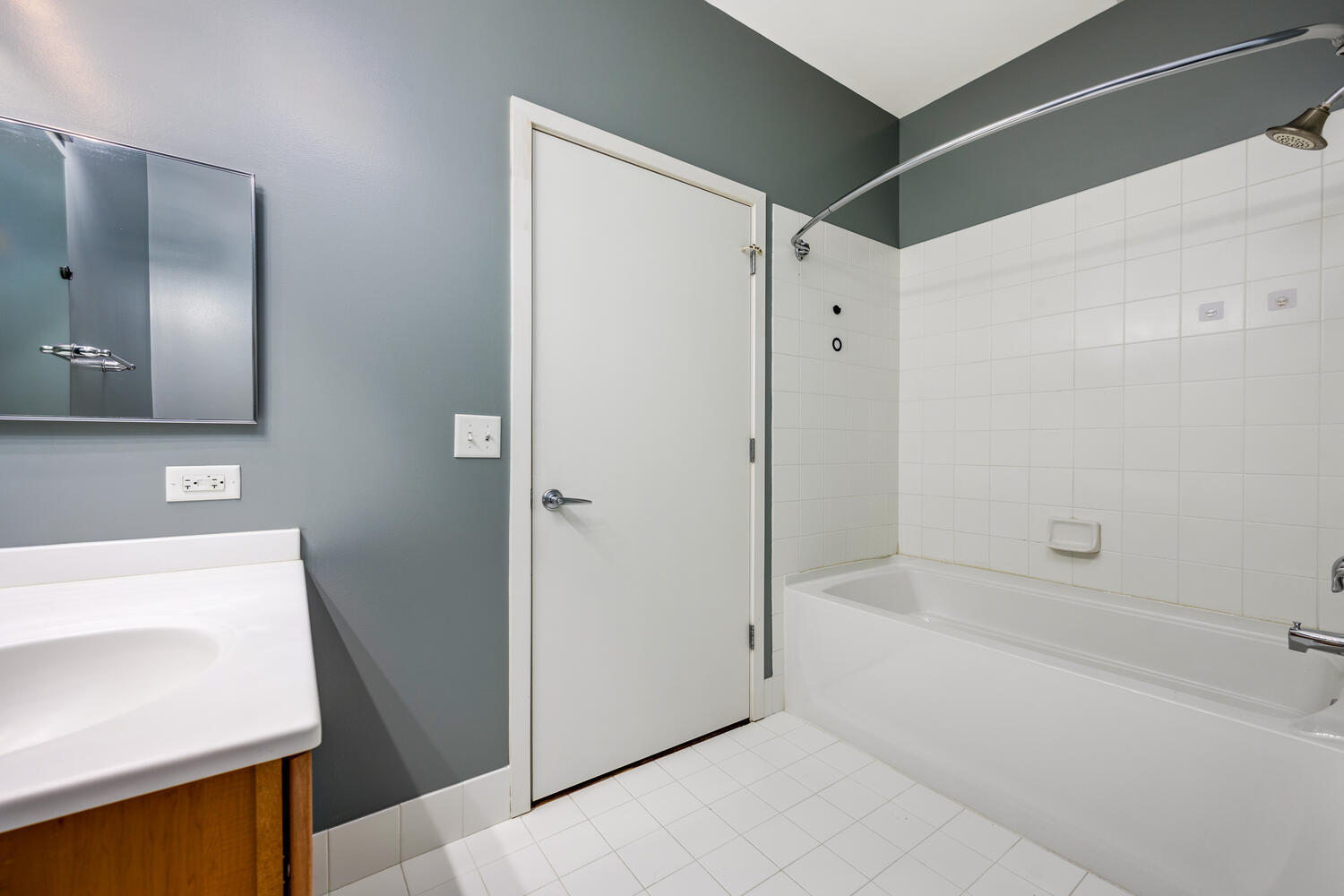 2323 West Pershing Road, Unit 222 Chicago, IL 60609 - Photo 15 of 22 a bathroom with a bathtub and a sink
