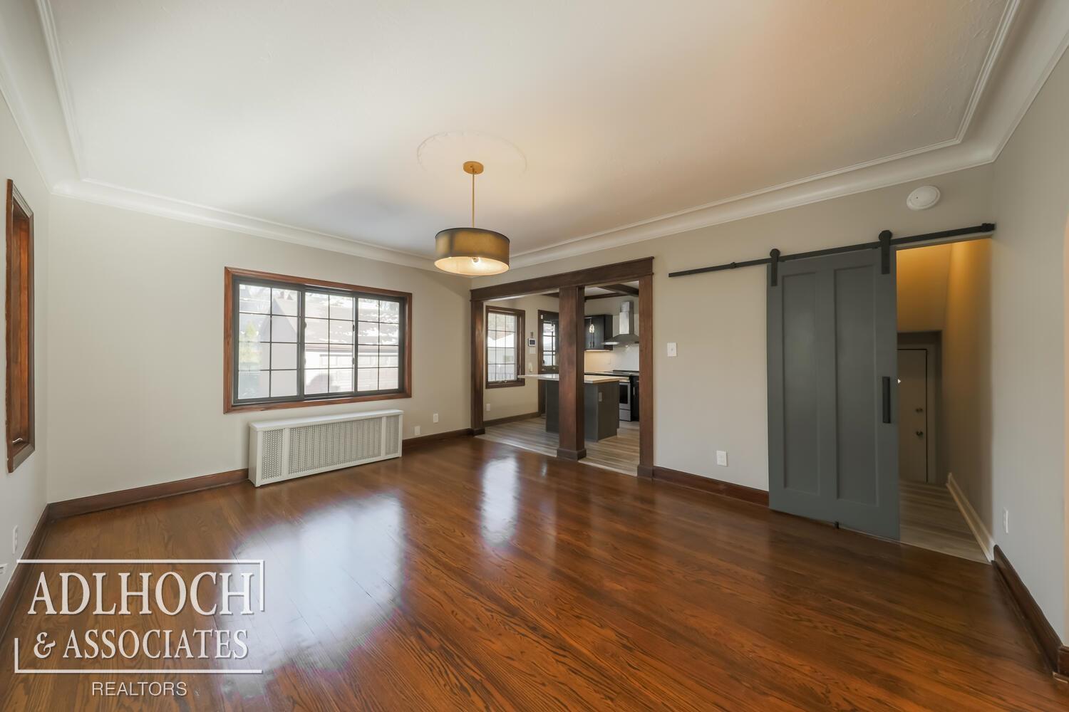 320 Moran Road Grosse Pointe, MI 48236 - Photo 7 of 20 50128877-e27b64c7-a13c-4b45-a91a-557e5df3c527.JPG