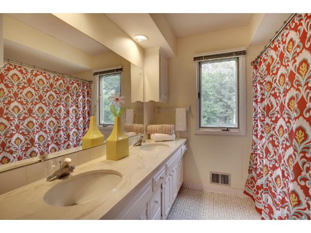 424 Reflection Road Apple Valley, MN 55124 - Photo 13 of 18 Gallery Image 13